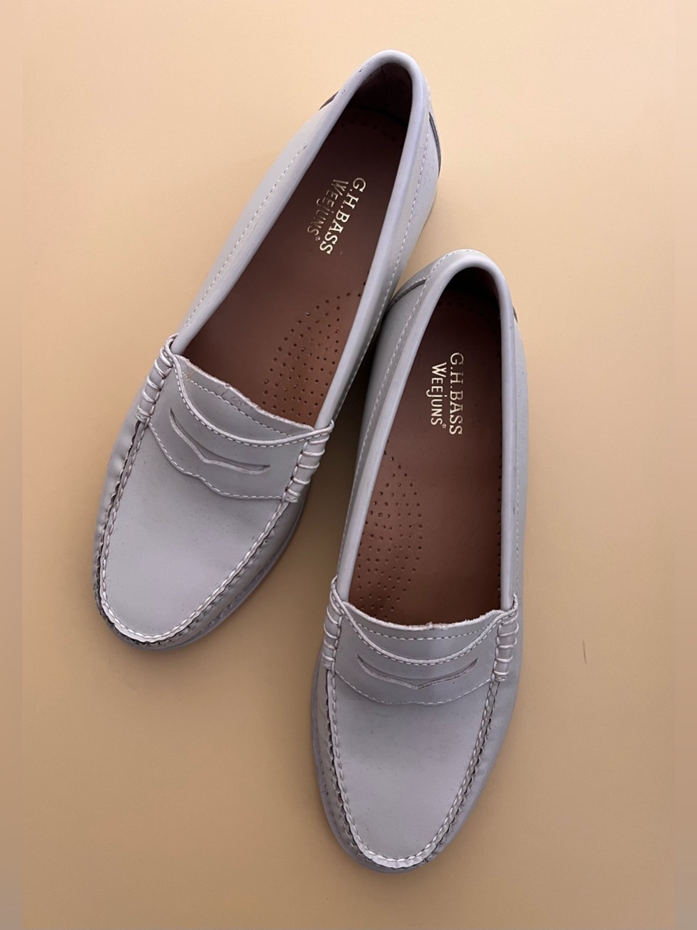 NEW G.H. Bass Weejuns Whitney grey beige patent leather penny loafers sz 7.5